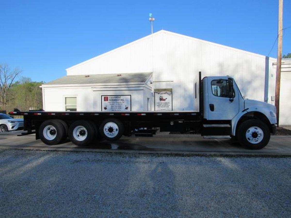 Used 2022 Freightliner M2 106