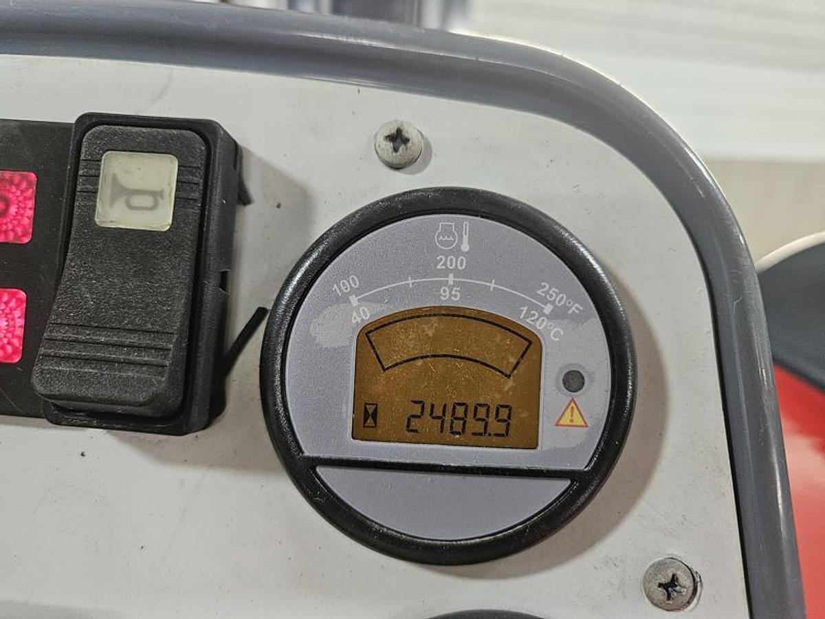 Used 2015 Moffett M8 55.3