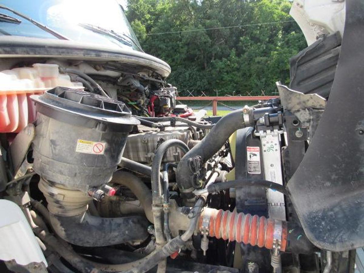 Used 2023 Freightliner M2 106