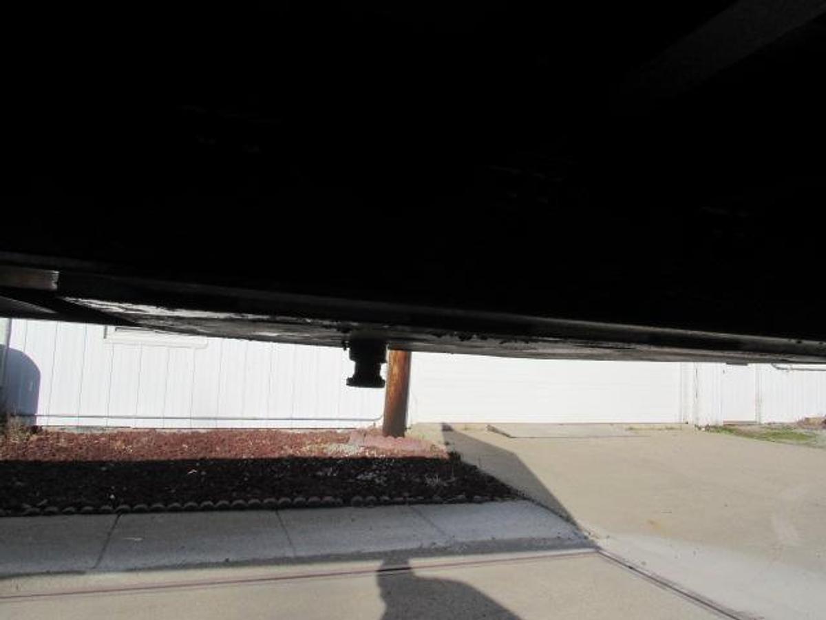 Used 2016 Great Dane Trailers 36' 6" X 102" Flatbed Moffett Trailer