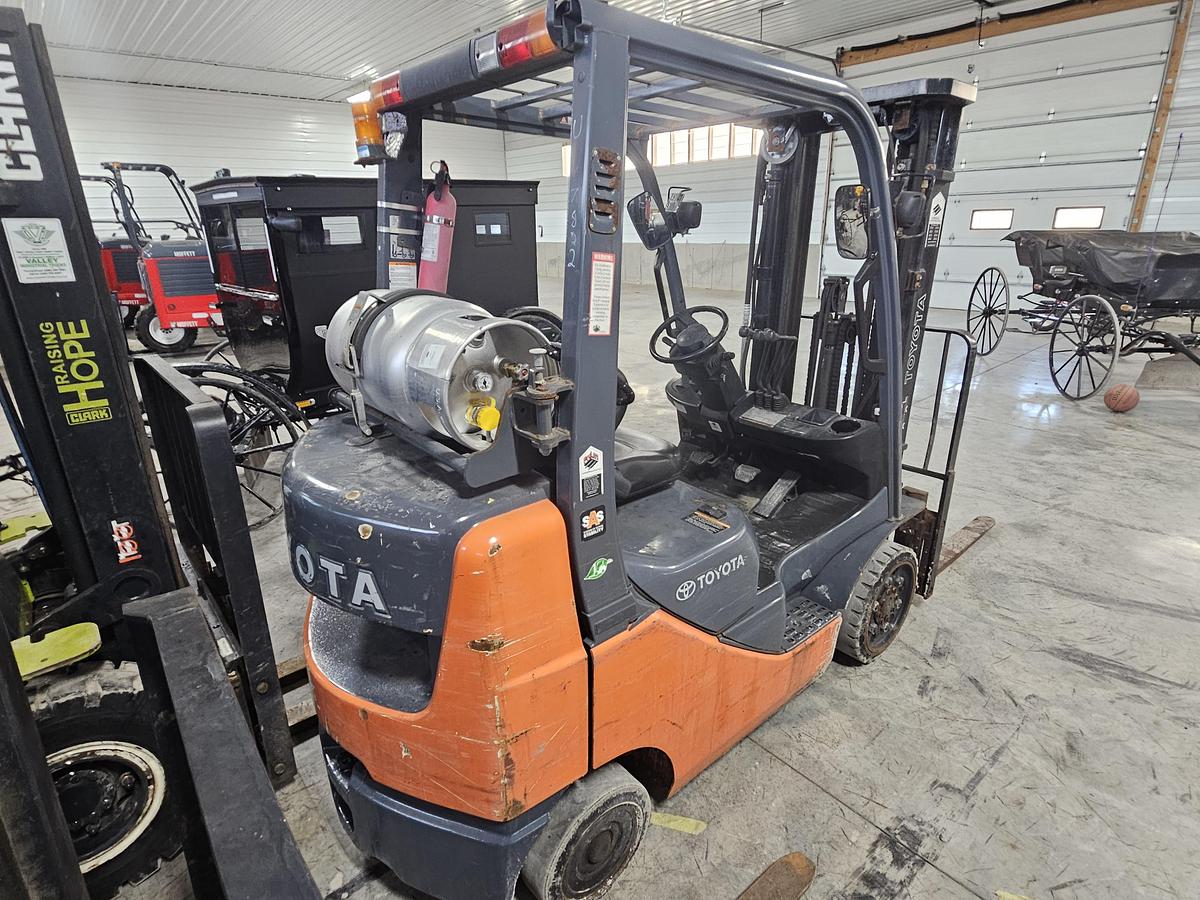 Used 2016 Toyota Industrial Equipment 8FGCU25