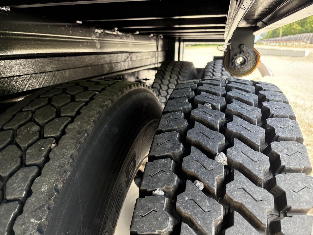 Used 2020 Kenworth T370 Flatbed Truck