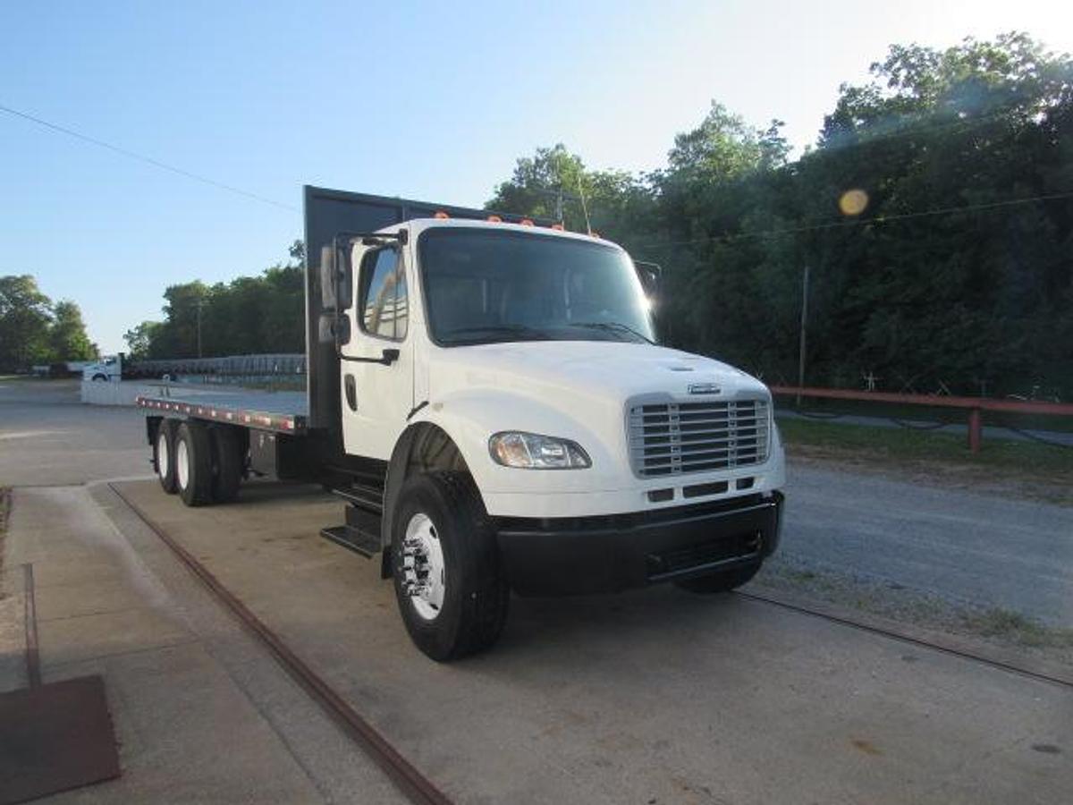 Used 2018 Freightliner M2 106