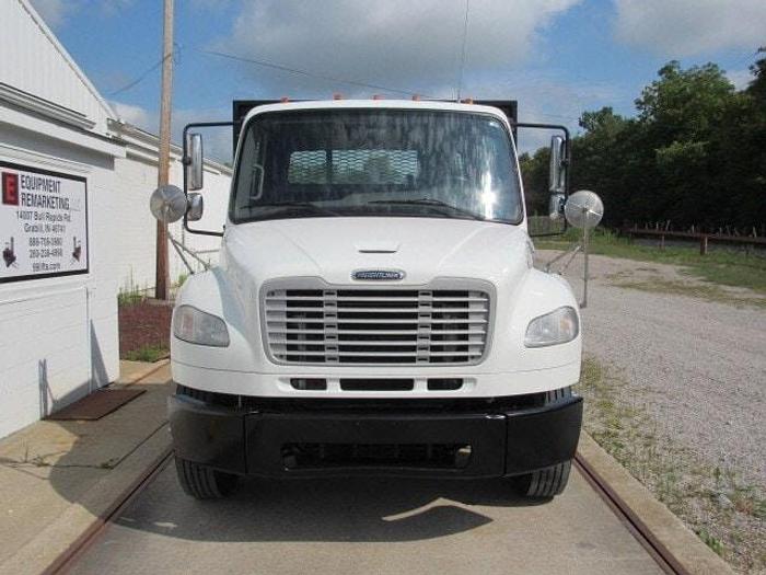 Used 2016 Freightliner M2 106