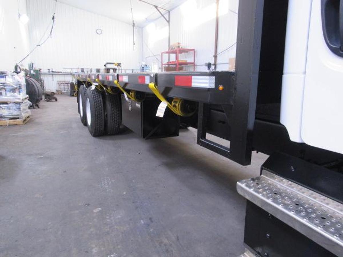 Used 2022 Freightliner M2 106