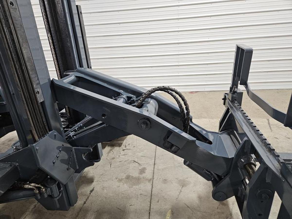 Used 2018 LOADMAC 825.4P   4 Way Forklift w/Extended Reach