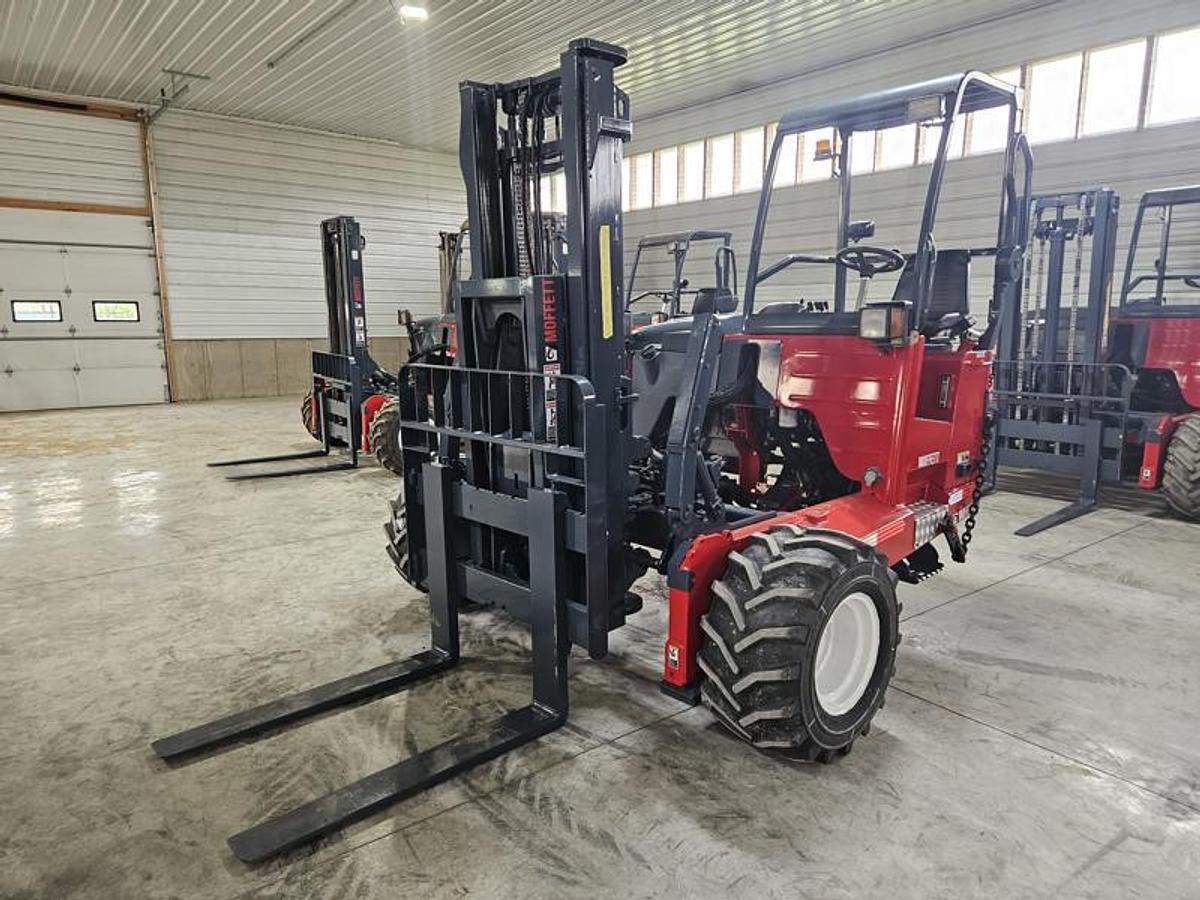 Used 2014  Moffett M 55.4  4 Way