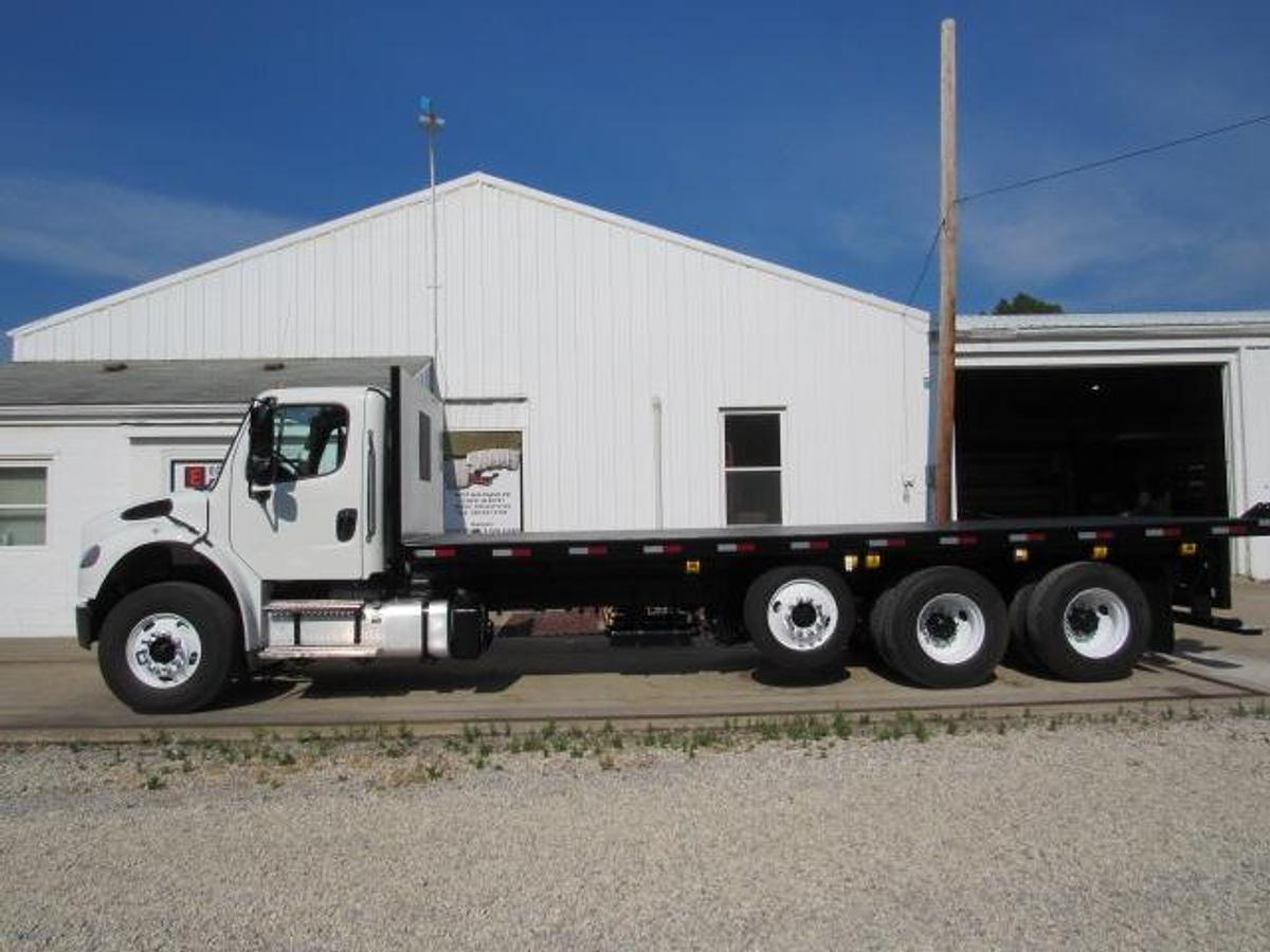 Used 2023 Freightliner M2 106