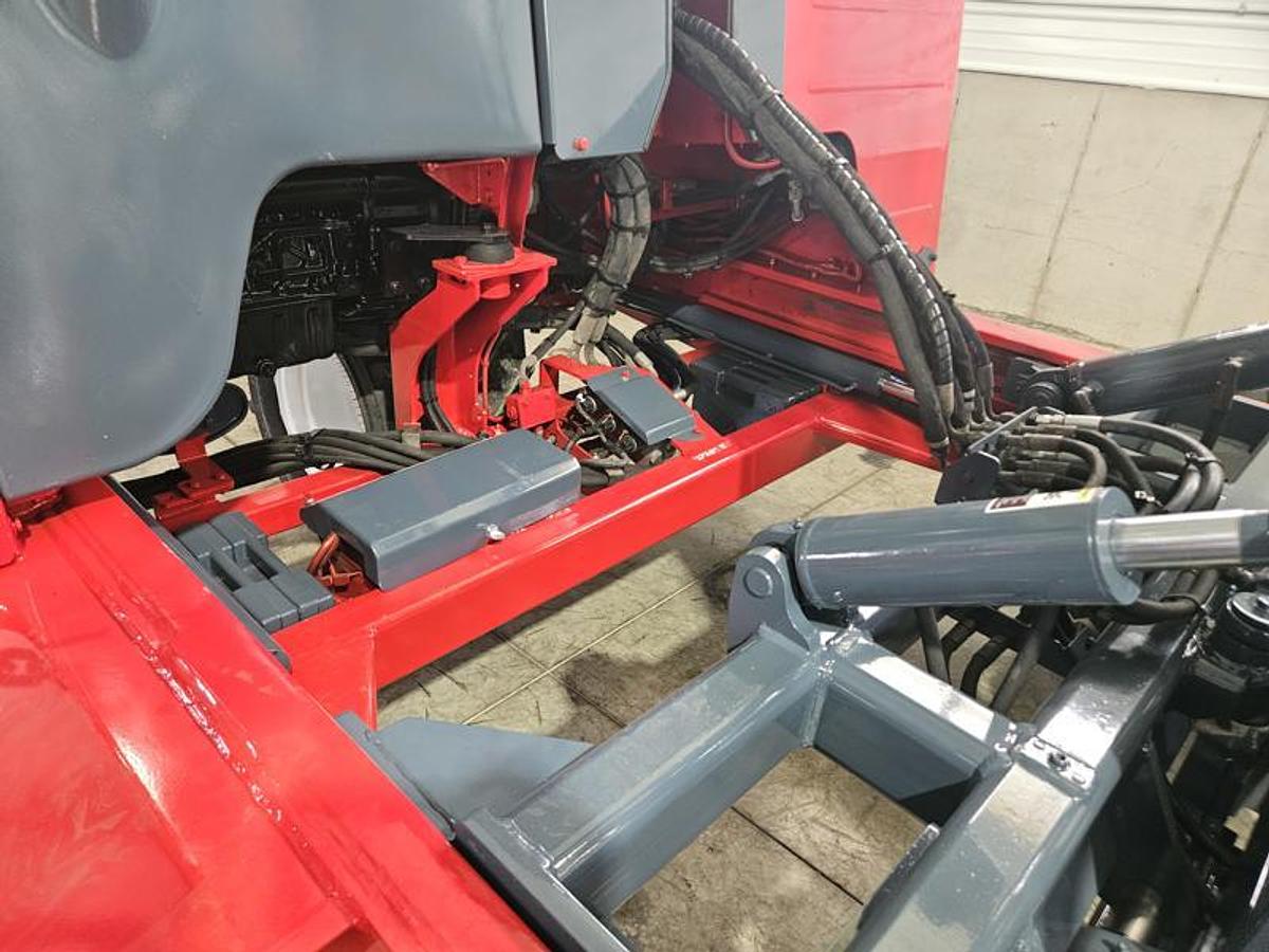 Used 2016 Moffett M8 55.3