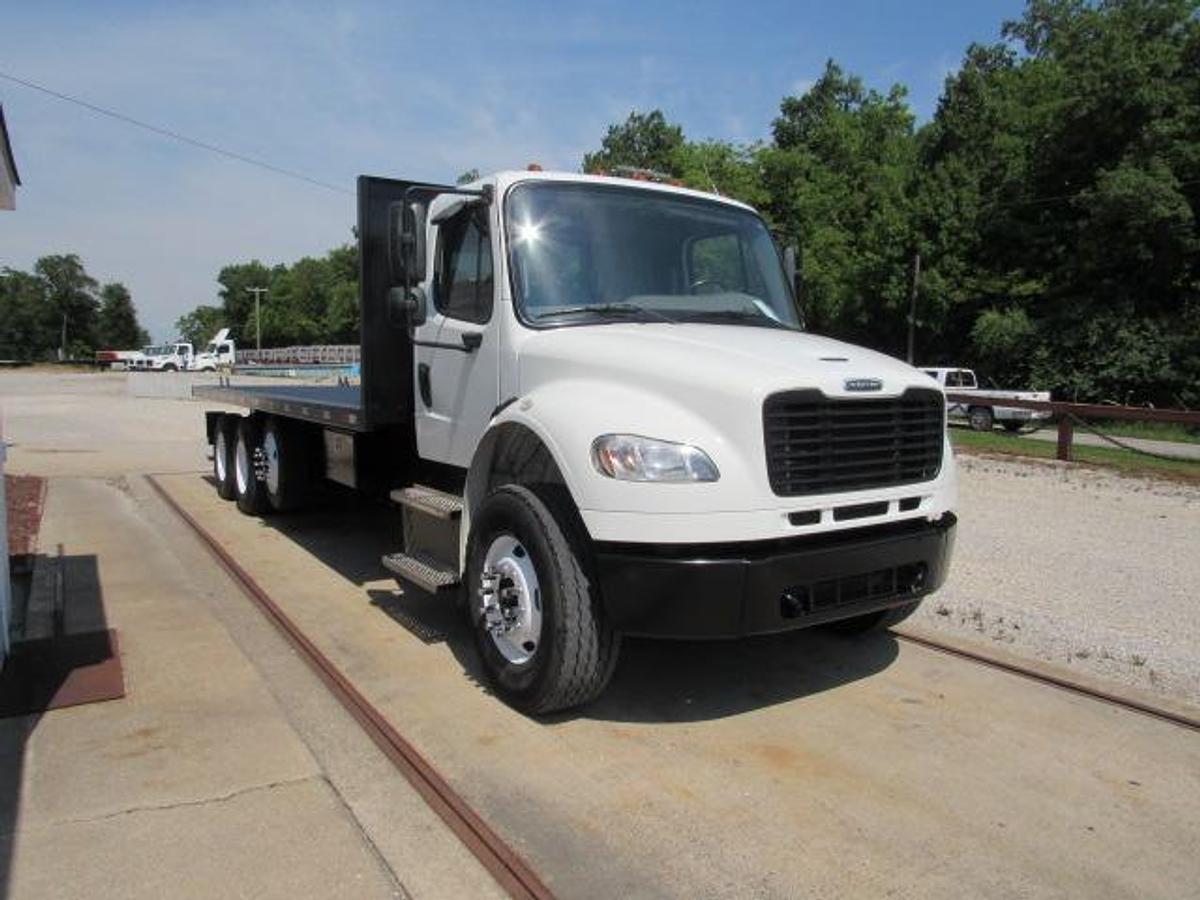 Used 2023 Freightliner M2 106