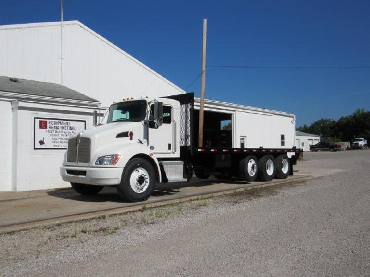 Used 2021 Kenworth T370 Flatbed Truck