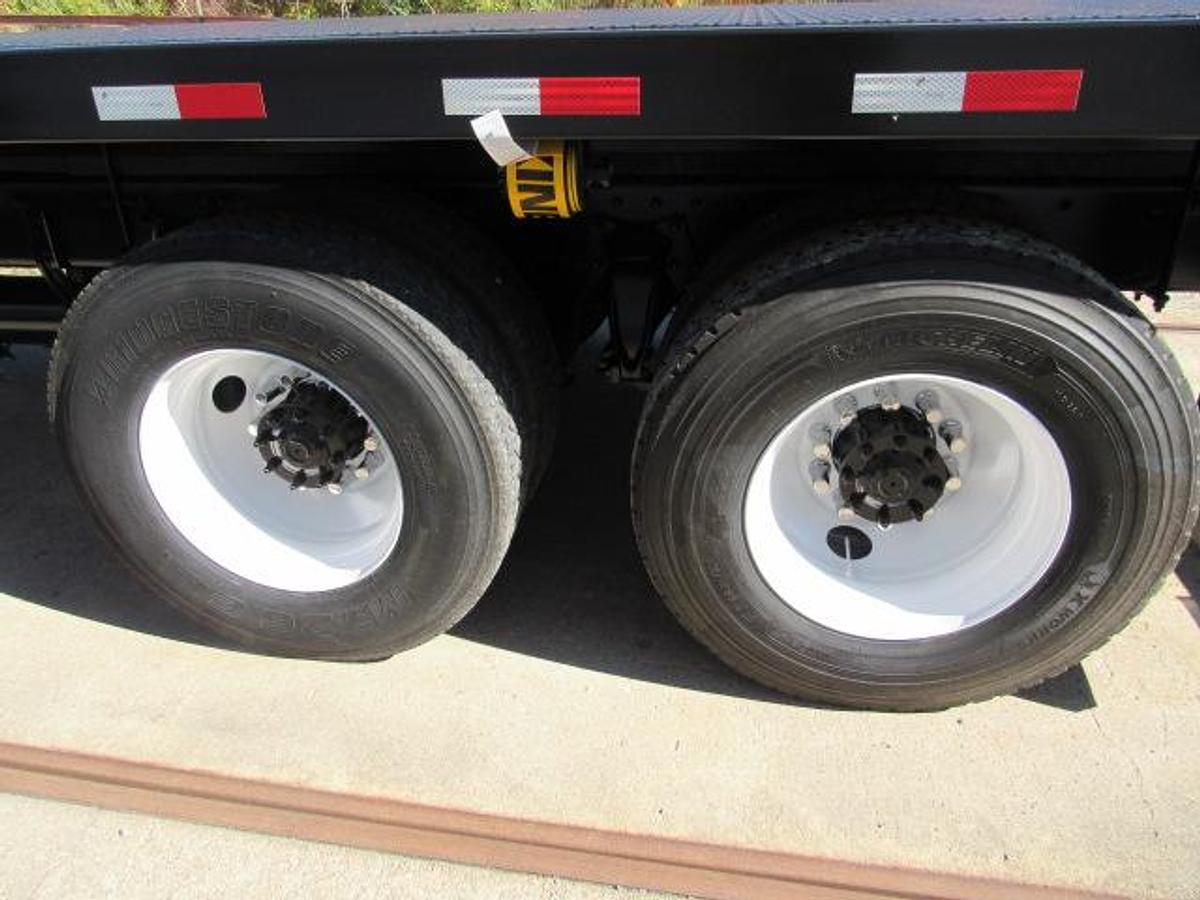 Used 2022 Freightliner M2 106