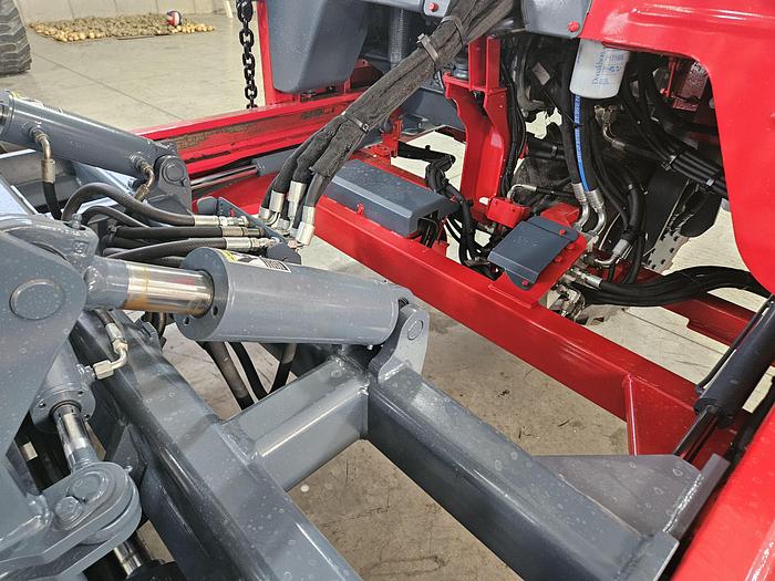 Used 2014 Moffett M55