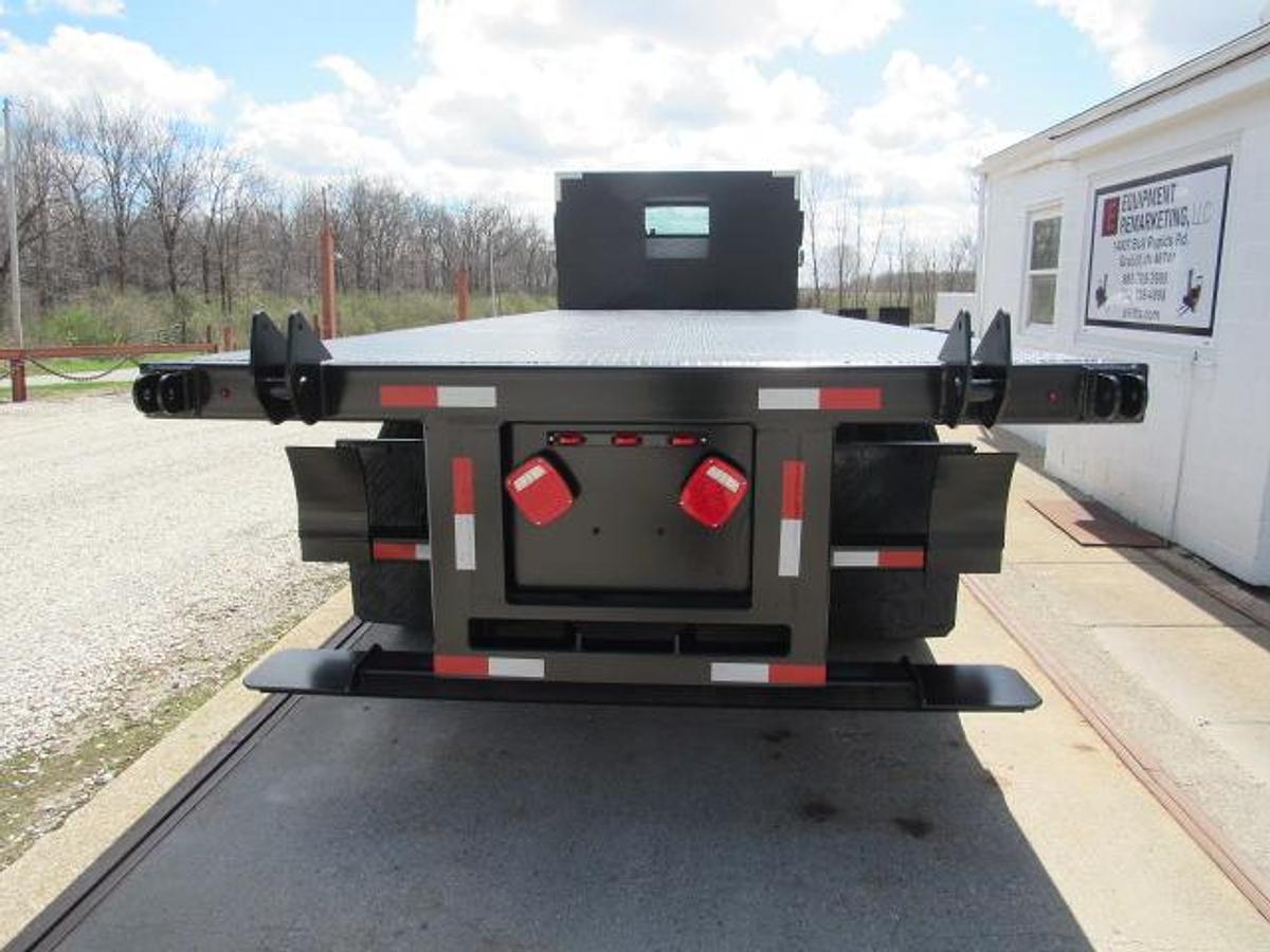 Used 2022 Freightliner M2 106