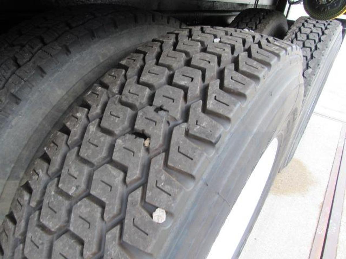 Used 2023 Freightliner M2 106