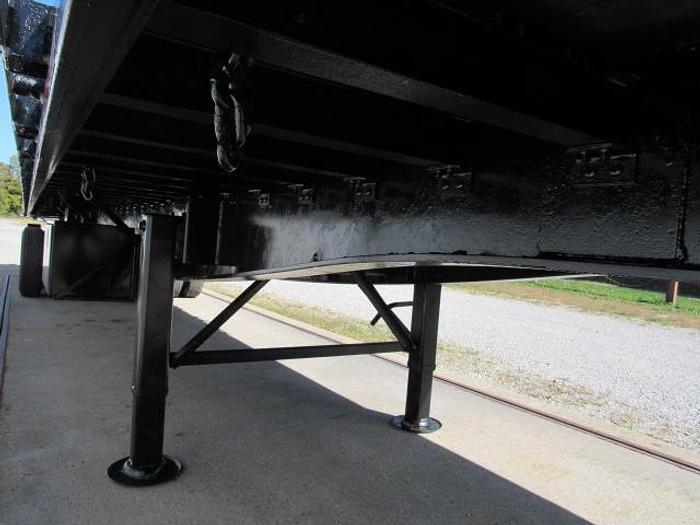 Used 2014 Great Dane Trailers  48' X 102" 3 AXLE Flatbed Moffett Trailer