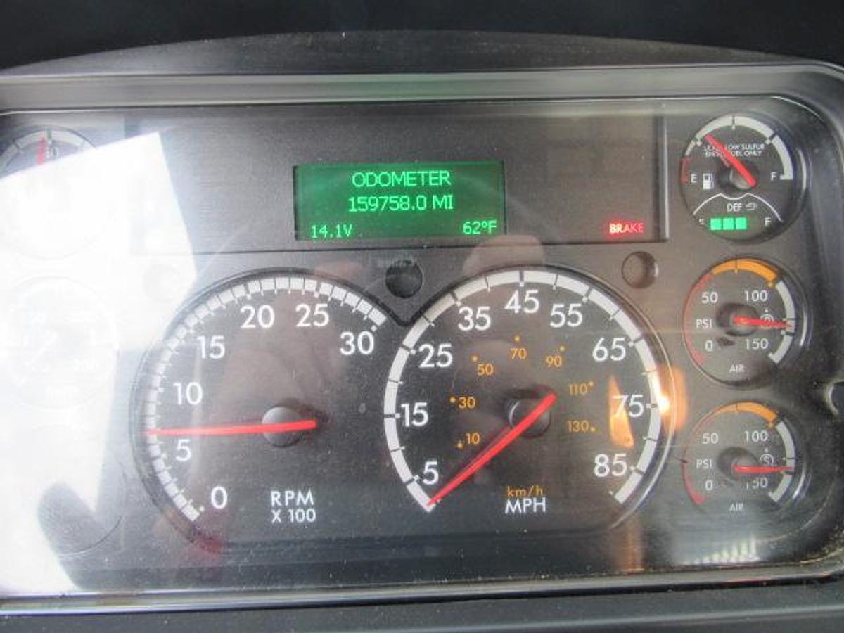 Used 2022 Freightliner M2 106