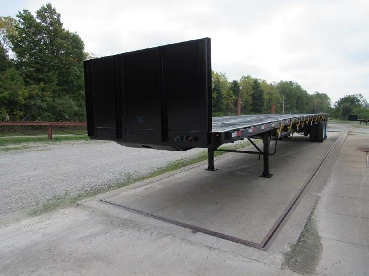 Used 2016 Great Dane Trailers 48' X 102" Flatbed Moffett Trailer