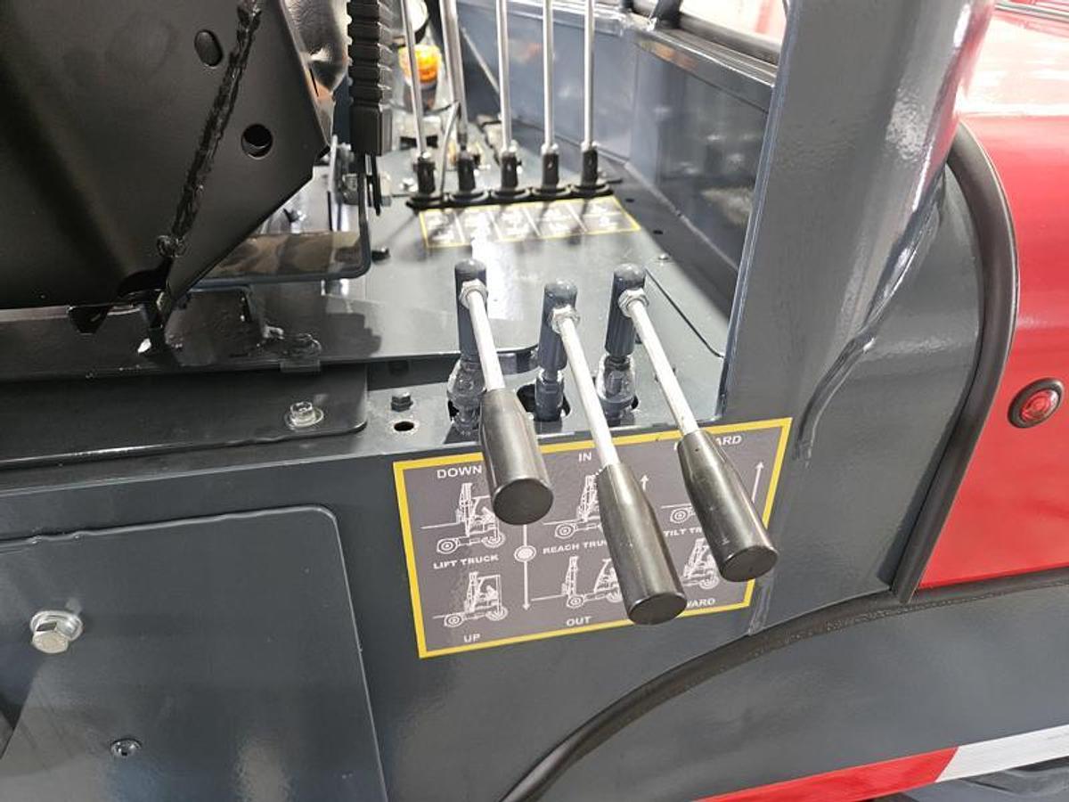Used 2018 LOADMAC 825.4P 4Way Forklift w/Extended Reach