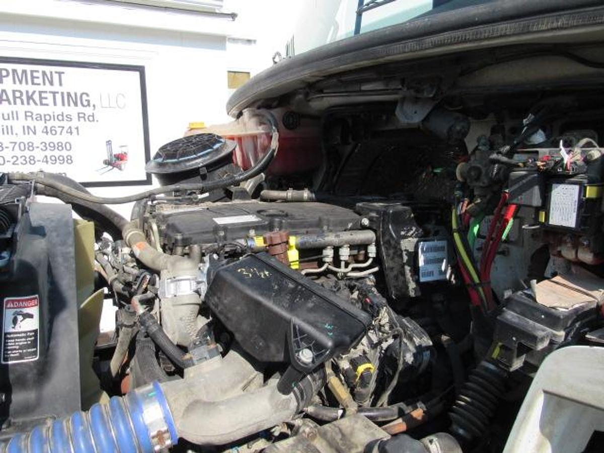Used 2023 Freightliner M2 106