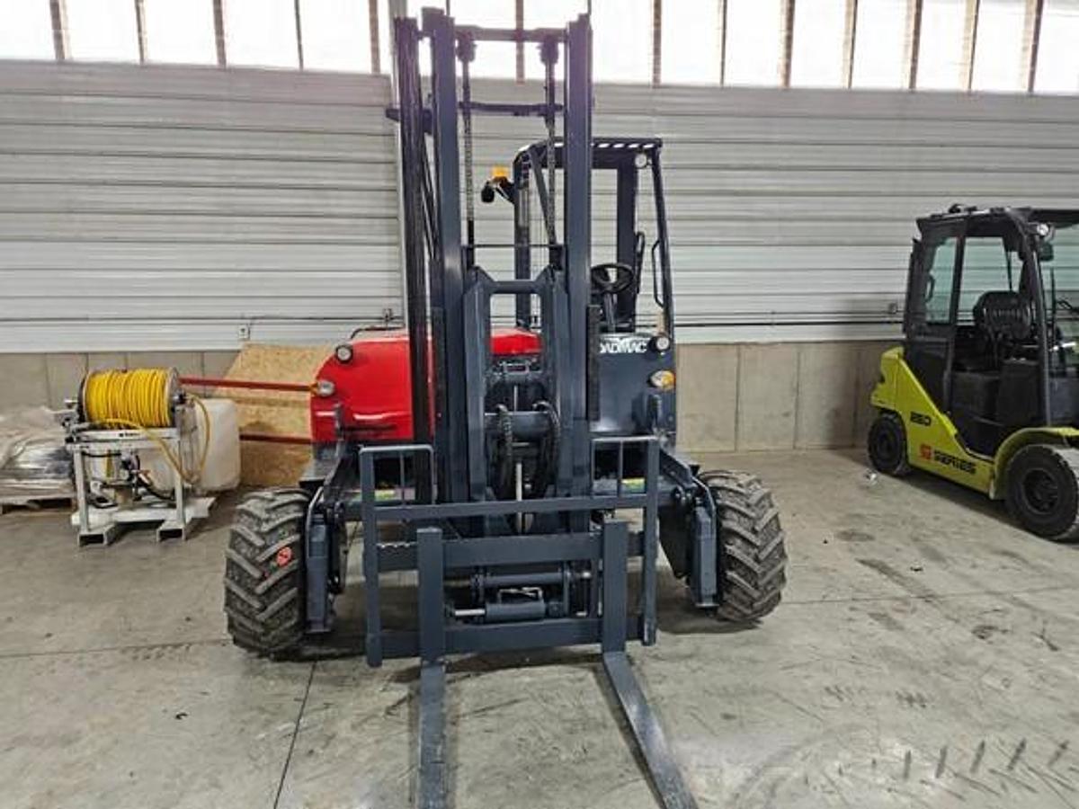 Used 2018 LOADMAC 825  2 Way Forklift w/Extended Reach