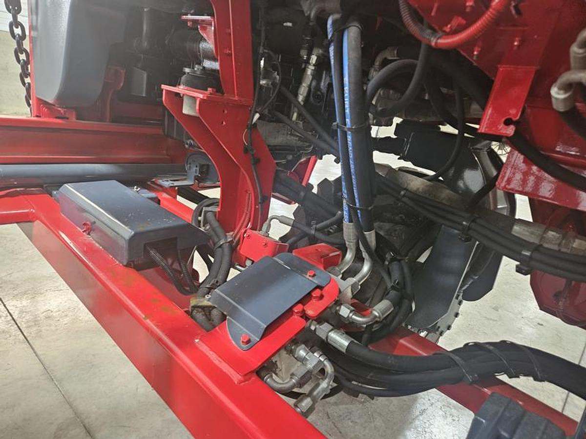 Used 2015 Moffett M8 55.3