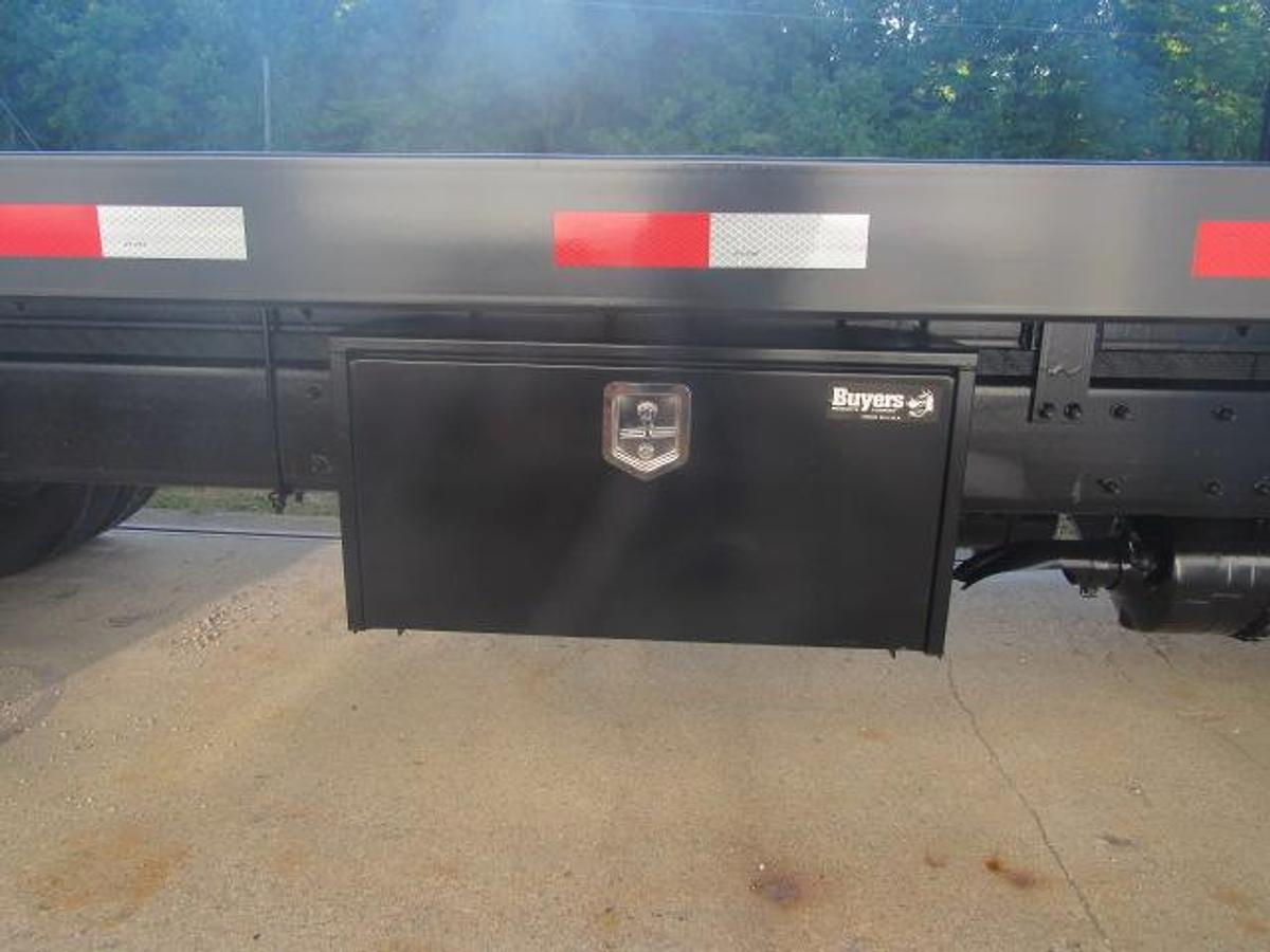 Used 2018 Freightliner M2 106