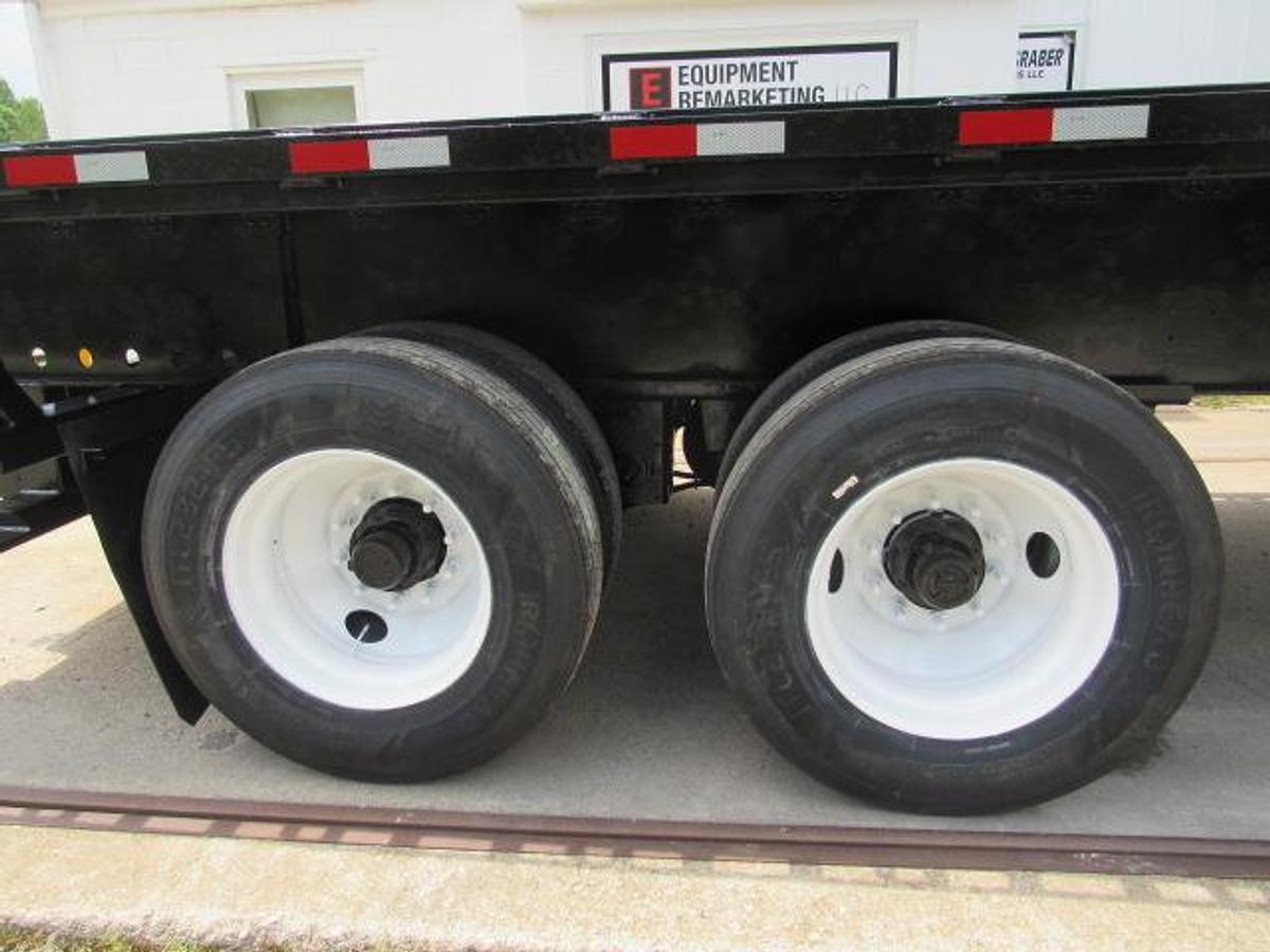 Used 2016 Great Dane Trailers 36' 6" X 102" Flatbed Moffett Trailer