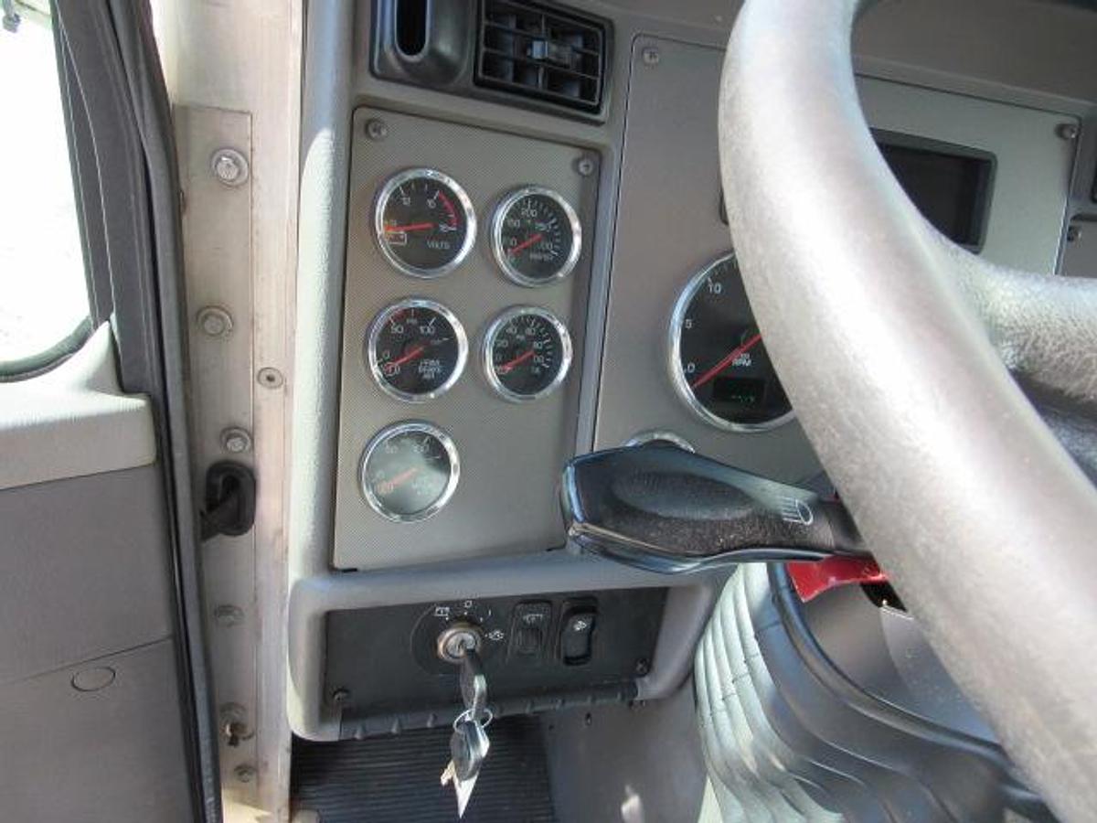 Used 2021 Kenworth T370 Flatbed Truck