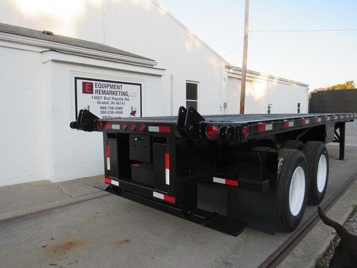 Used 2013 Great Dane Trailers  36' 6" X 102" Flatbed Moffett Trailer