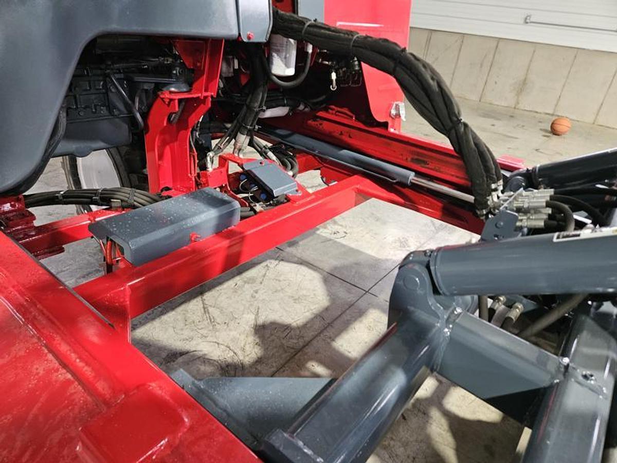 Used 2012 Moffett M70