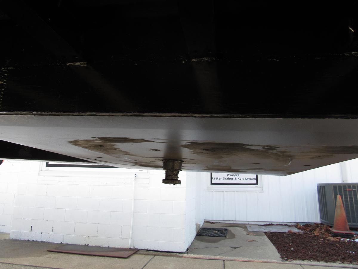 Used 2013 Great Dane Trailers  32' X 96" Flatbed Moffett Trailer