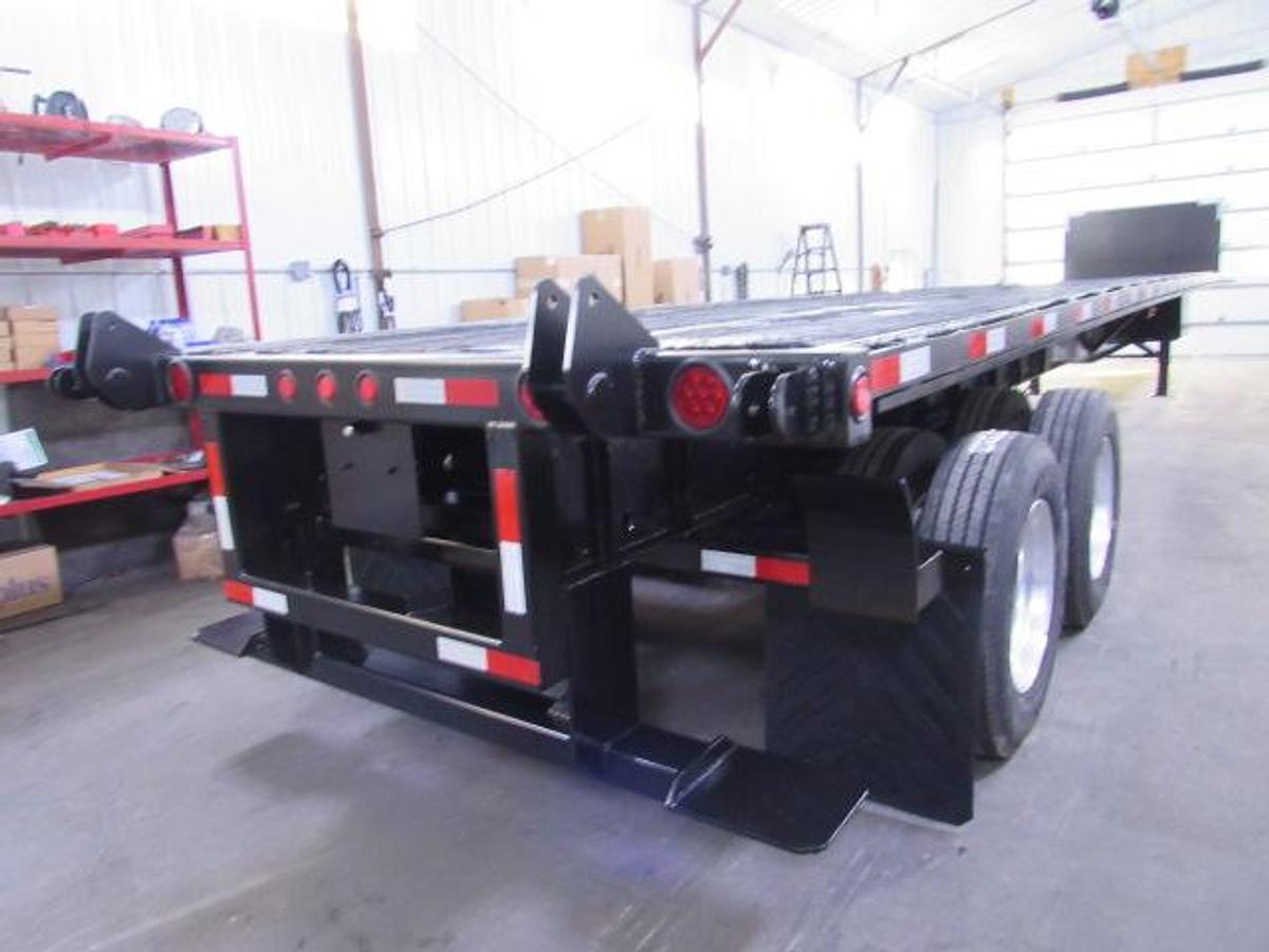 Used 2014 Utility 48' X 102 Princeton/Moffett Trailer