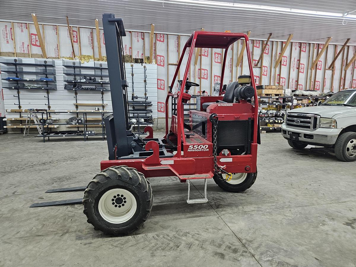 Used 2014 Navigator RT-5500 Truck Mounted Forklift