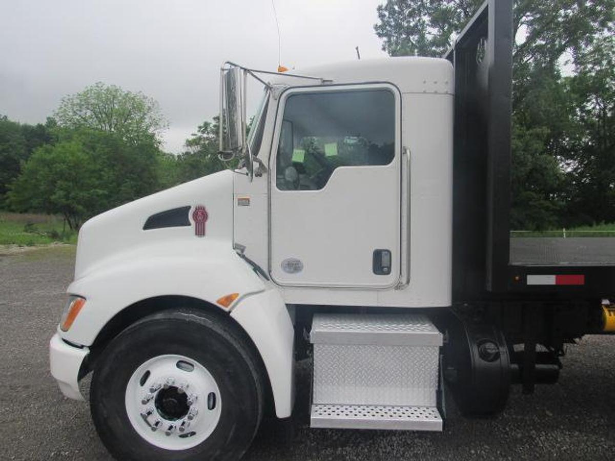 Used 2021 Kenworth T370 Flatbed Truck