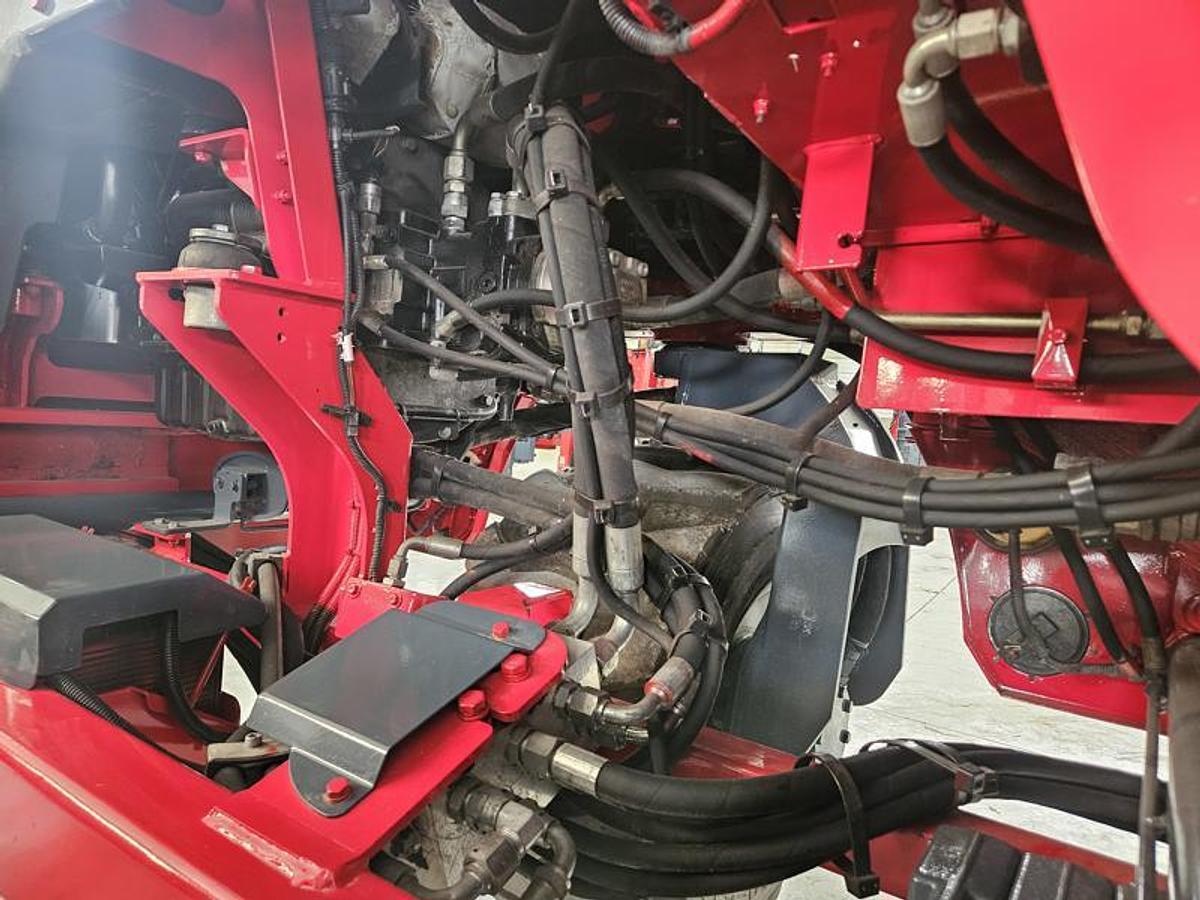 Used 2015 Moffett M8 55.3