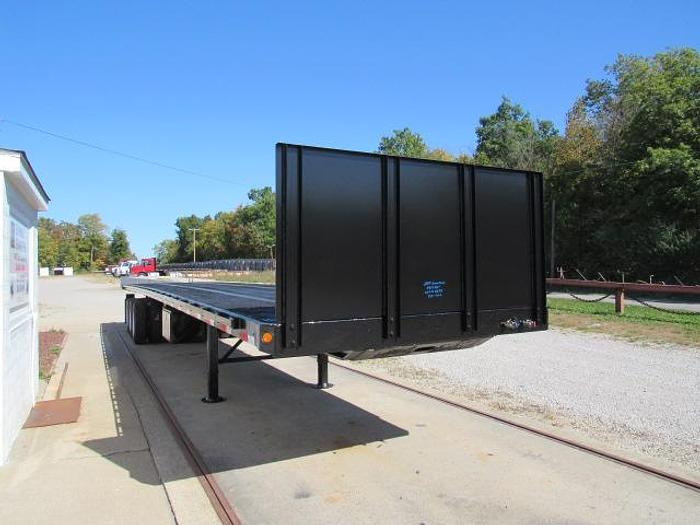 Used 2014 Great Dane Trailers  48' X 102" 3 AXLE Flatbed Moffett Trailer