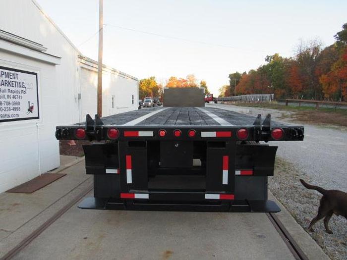 Used 2013 Great Dane Trailers  36' 6" X 102" Flatbed Moffett Trailer