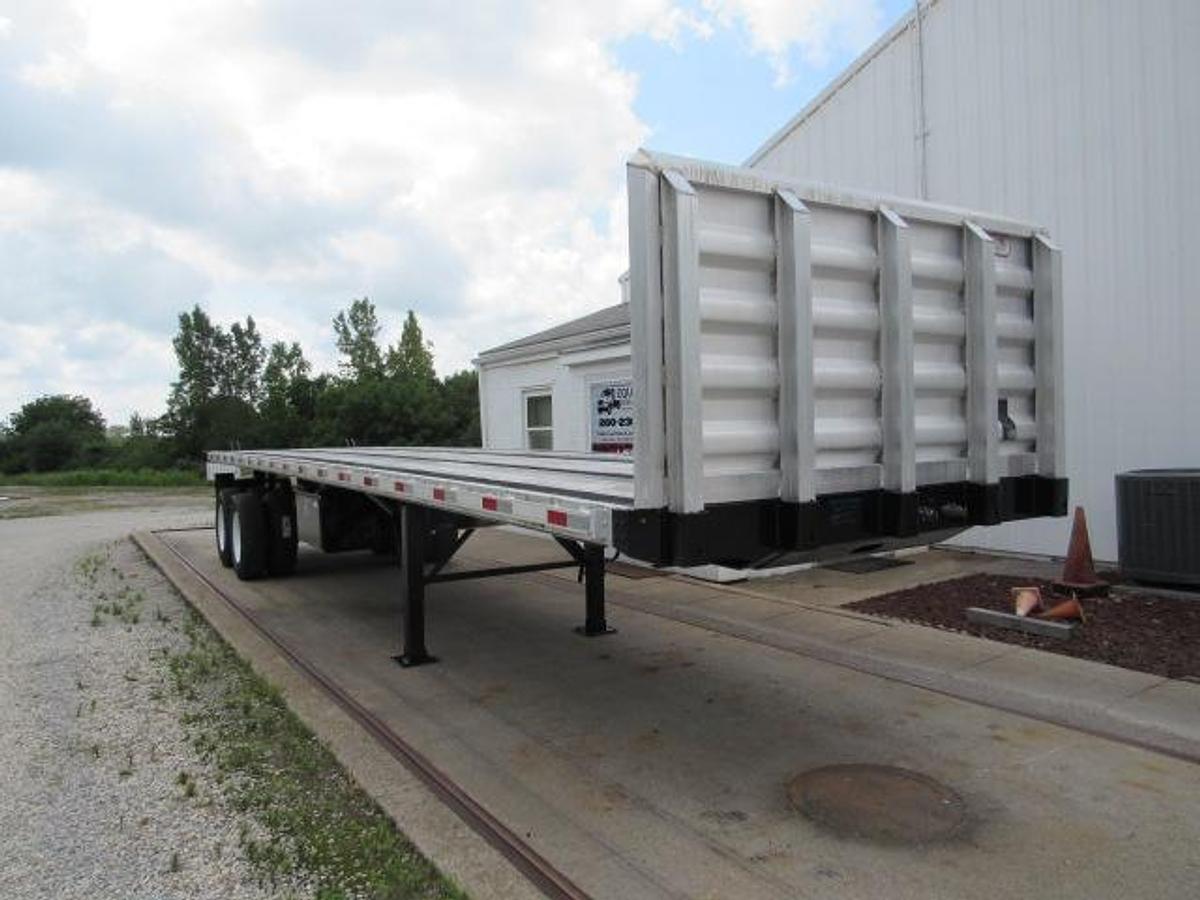 Used 2017 Great Dane Trailers 36' 6" X 102" Aluminum Combo Flatbed Moffett Trailer