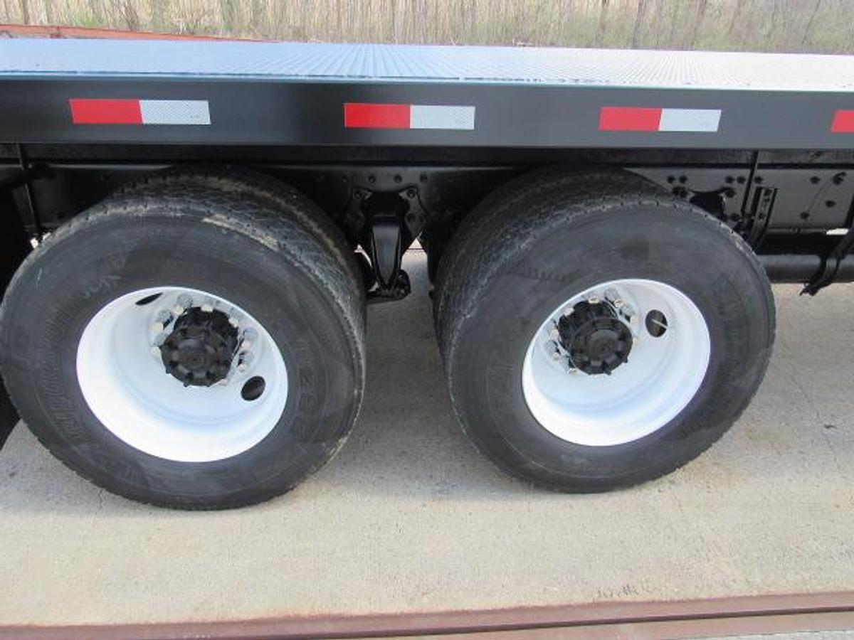 Used 2022 Freightliner M2 106