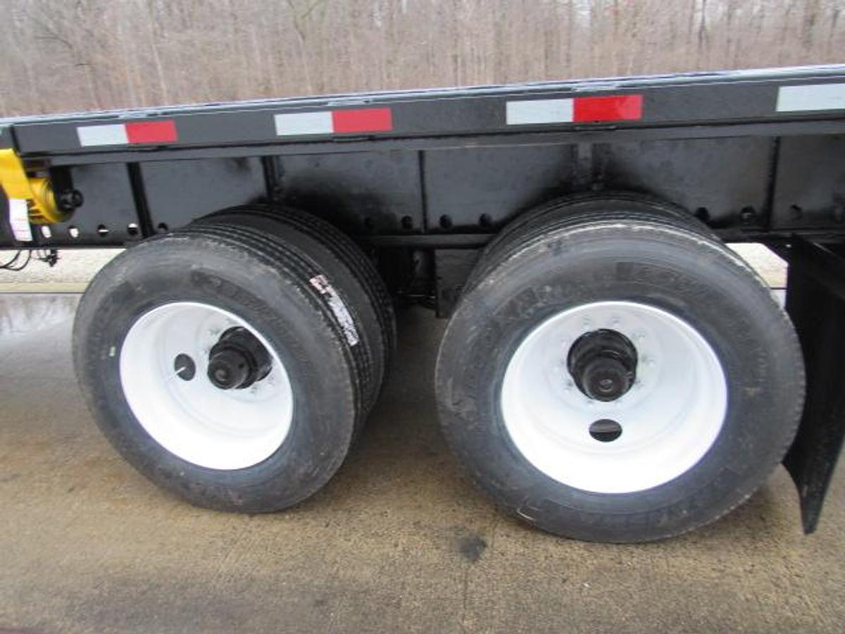 Used 2013 Utility 45' X 102 Princeton/Moffett Trailer