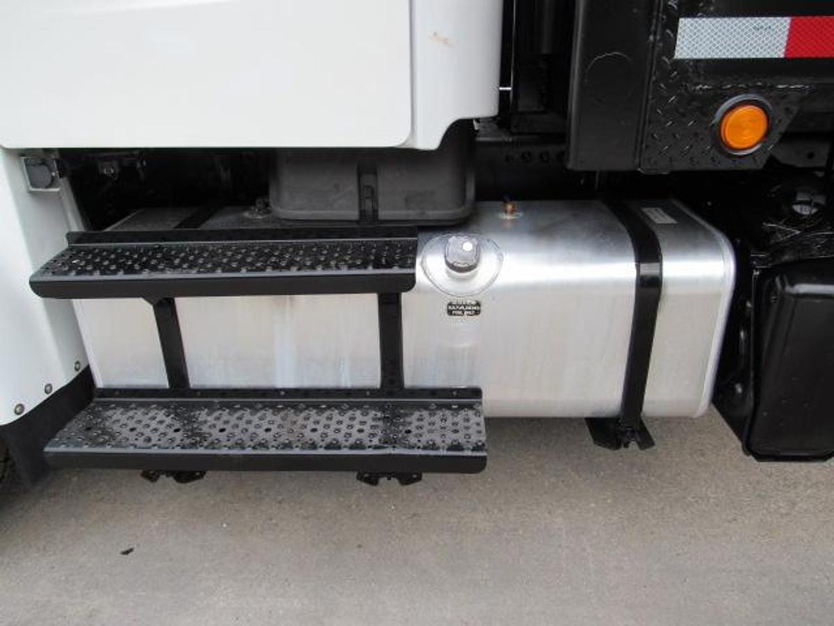 Used 2021 Freightliner M2 106