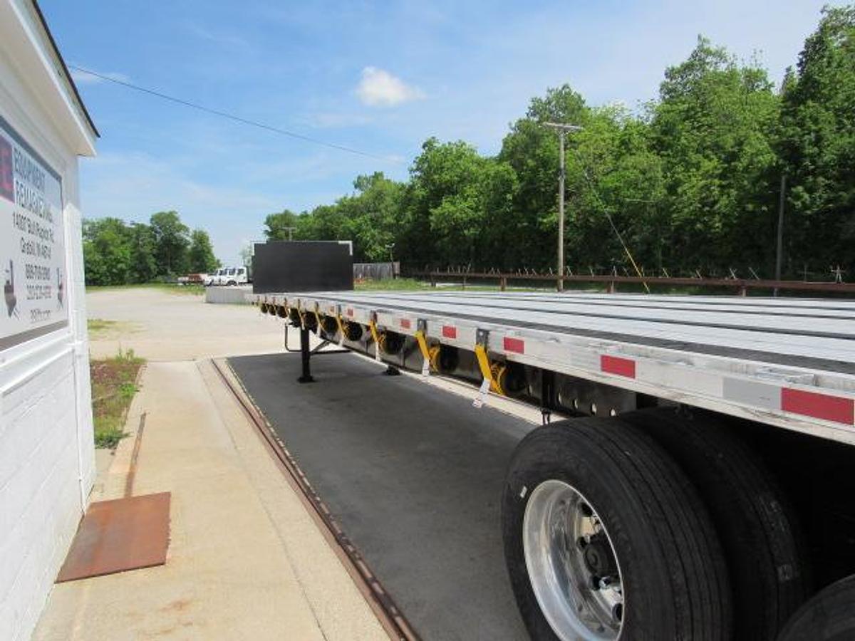 Used 2011 Utility 48' X 102 Alum Combo Princeton/Moffett Trailer