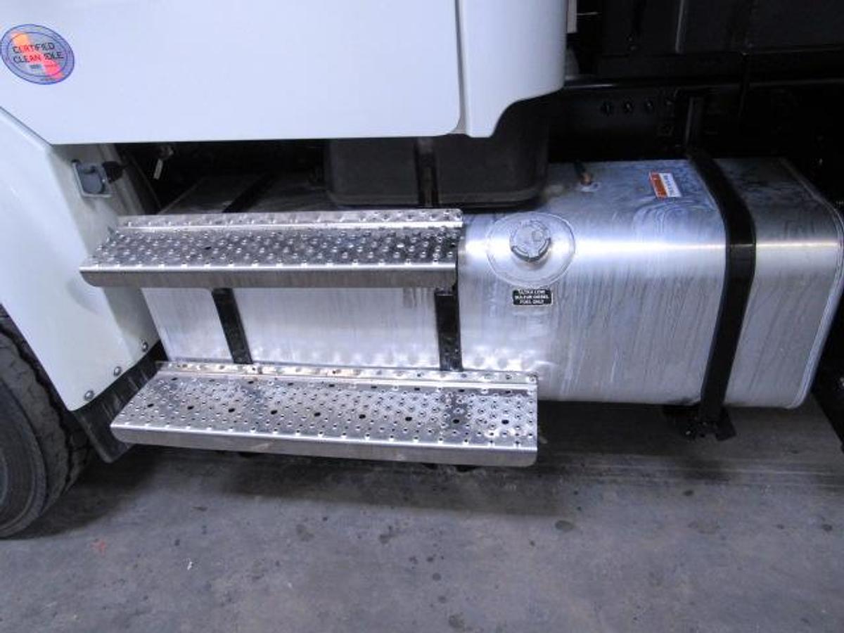 Used 2022 Freightliner M2 106