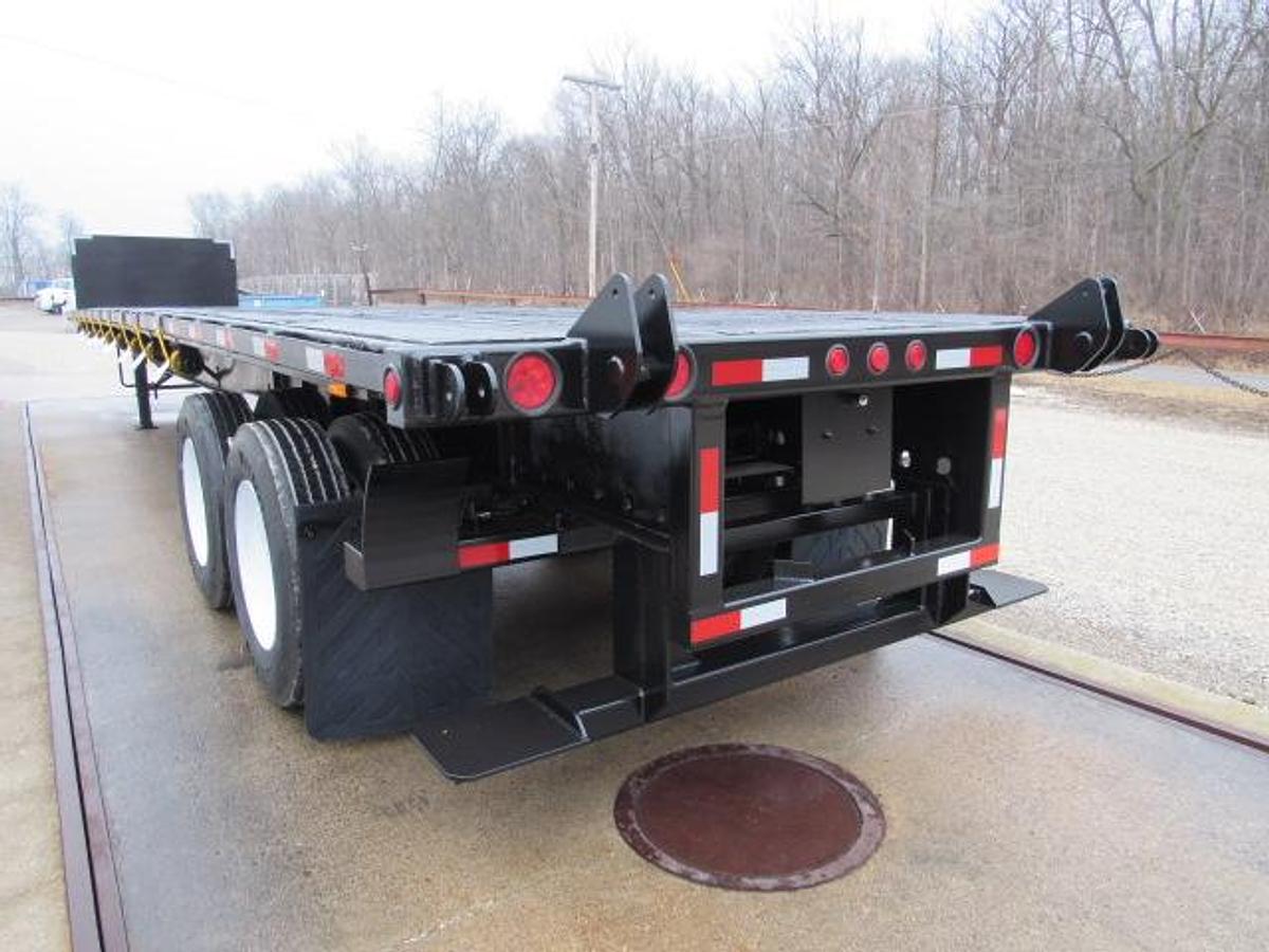 Used 2013 Utility 45' X 102 Princeton/Moffett Trailer
