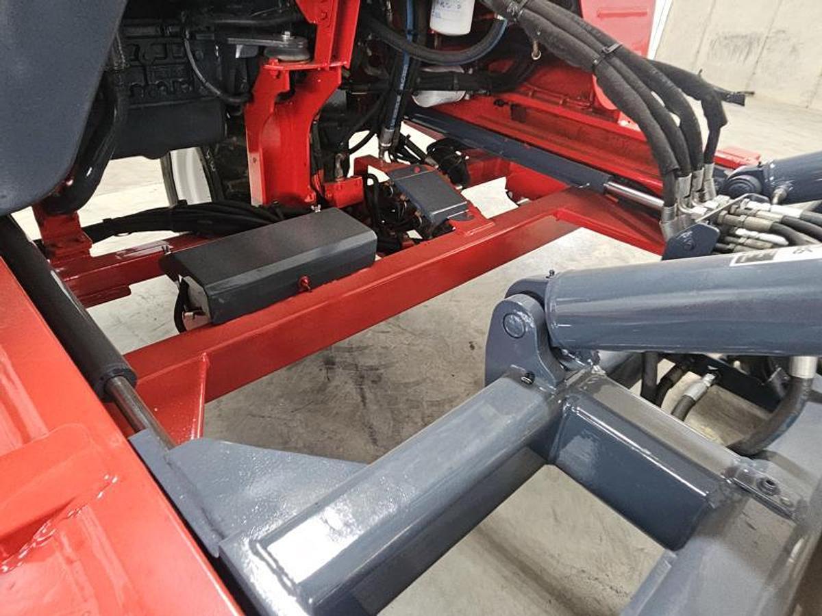 Used 2014 Moffett M55