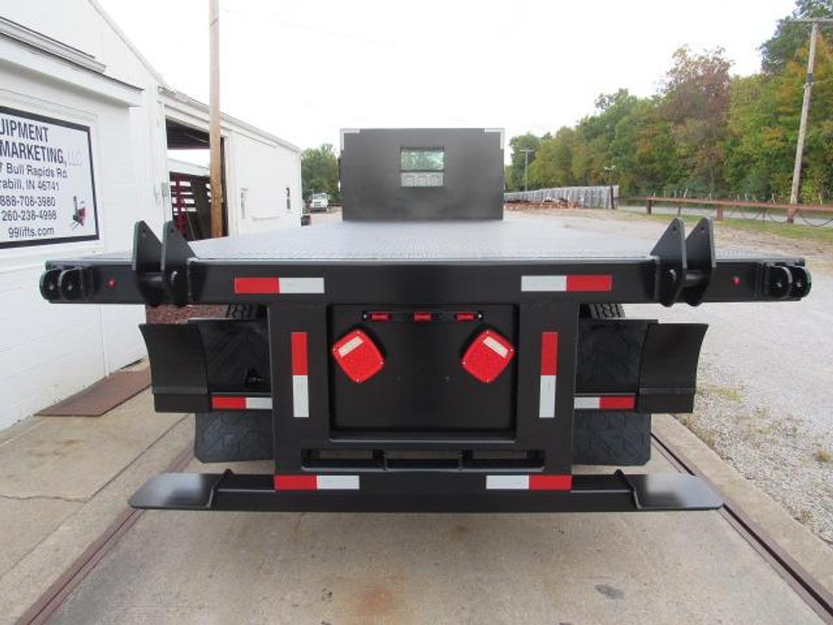 Used 2022 Freightliner M2 106