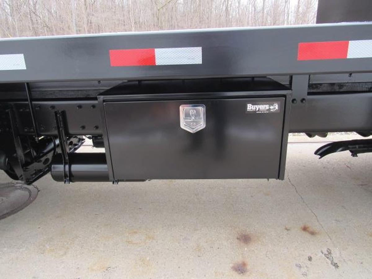 Used 2022 Freightliner M2 106