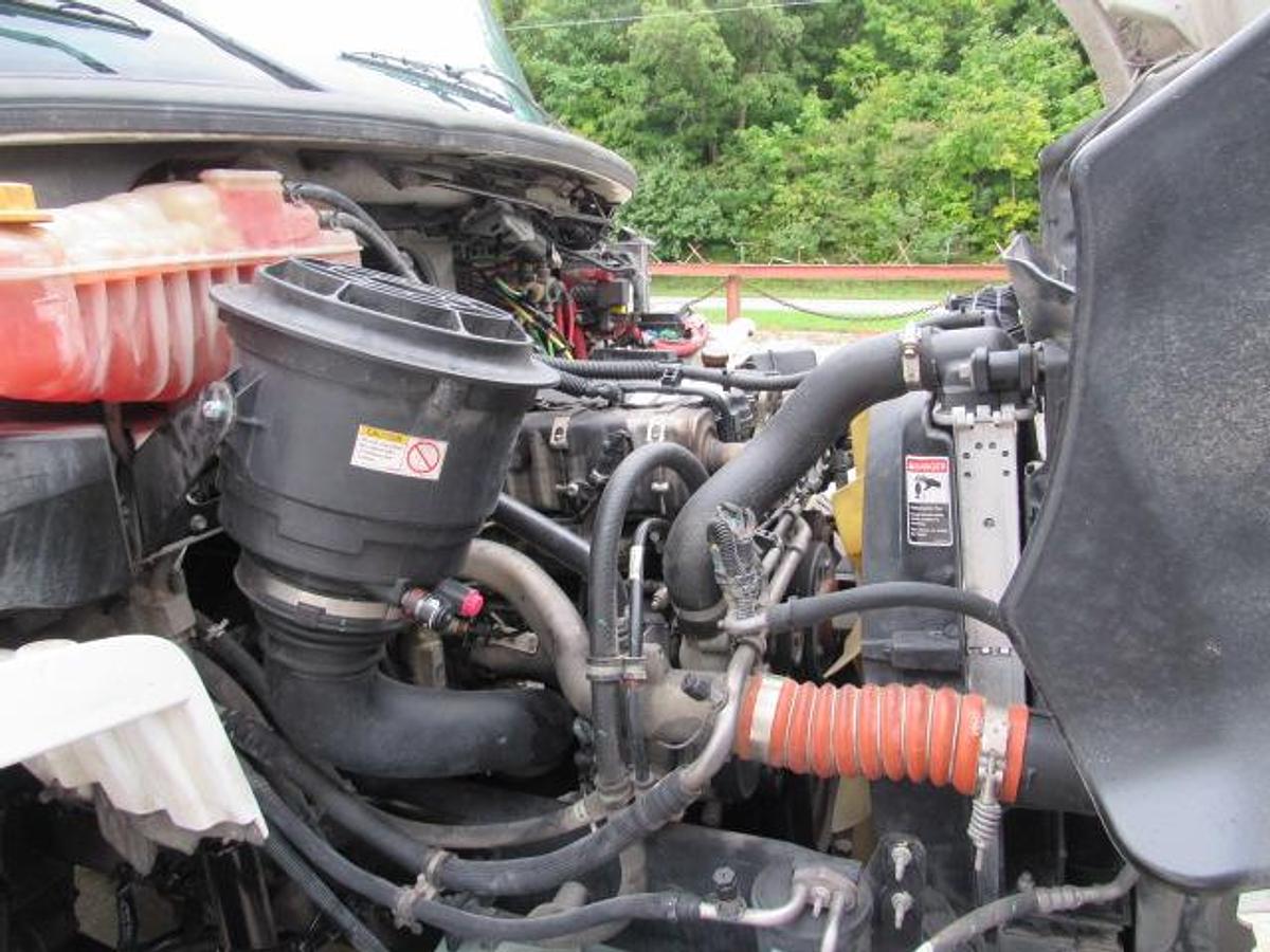 Used 2023 Freightliner M2 106