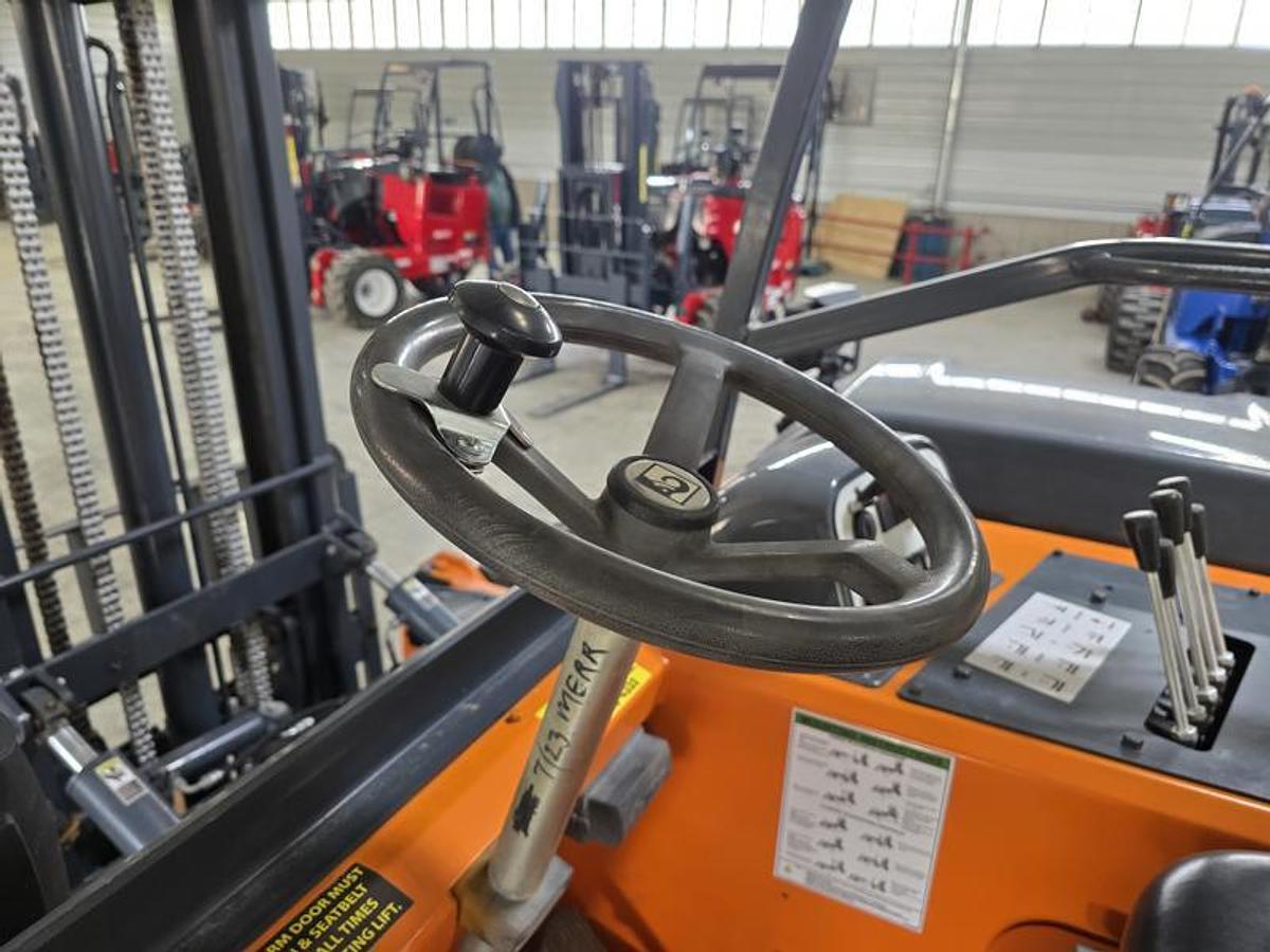 Used 2016 Moffett M8 55.3
